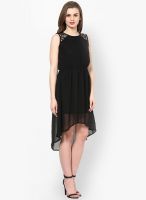 La Zoire Black Colored Solid Shift Dress