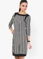 109F Black Colored Printed Bodycon Dress