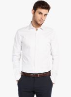 Black Coffee White Solid Slim Fit Formal Shirt