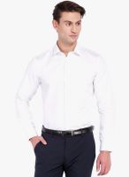 Black Coffee White Solid Slim Fit Formal Shirt