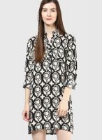 Fame Forever By Lifestyle Black Colored Printed Shift Dress