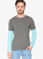 Campus Sutra Charcoal Grey Solid Round Neck T-Shirts