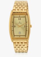 Titan 1640Ym02 Golden Analog Watch