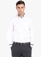 Mark Taylor White Solid Slim Fit Formal Shirt