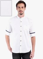 Highlander White Solid Slim Fit Casual Shirt