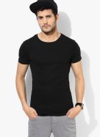 Tagd New York Black Solid Round Neck T-Shirts