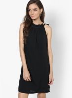 Only Black Colored Solid Shift Dress