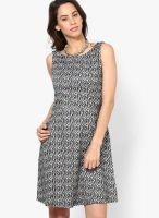 Raindrops Black Colored Printed Shift Dress