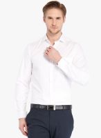 Mark Taylor White Solid Slim Fit Formal Shirt