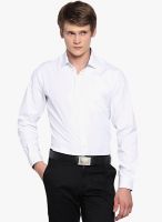 Mark Taylor White Solid Slim Fit Formal Shirt