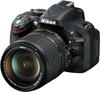 Nikon D5200 with 18-140mm Lens