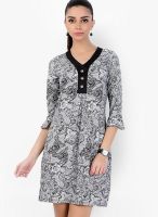 Fusion Beats Black Colored Printed Shift Dress