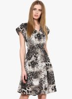The gud look Cream Colored Printed Shift Dress