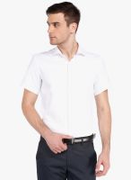 Mark Taylor White Solid Slim Fit Formal Shirt