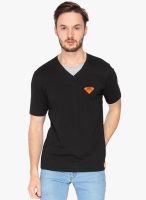Campus Sutra Black Solid V Neck T-Shirt