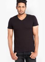 Highlander Black Solid V Neck T-Shirts