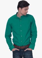Alley Men Green Solid Slim Fit Casual Shirt