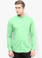 British Club Green Solid Slim Fit Casual Shirt