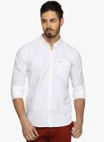 DERBY JEANS COMMUNITY White Solid Slim Fit Casual Shirt