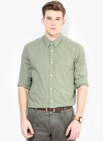 Gas Green Solid Regular Fit Casual Shirt