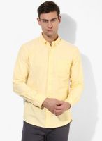 Giordano Yellow Solid Slim Fit Casual Shirt
