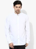 Indian Terrain White Solid Slim Fit Casual Shirt