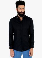 Mr Button Black Solid Slim Fit Casual Shirt