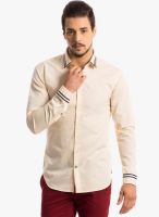 Specimen Cream Solid Slim Fit Casual Shirt