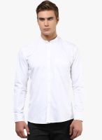 The Vanca White Solid Regular Fit Casual Shirt