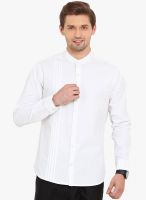 Western Vivid White Solid Slim Fit Casual Shirt