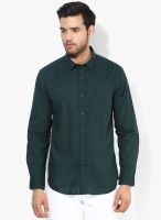Izod Green Solid Slim Fit Casual Shirt