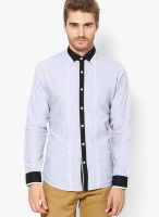 See Designs Light Grey Solid Slim Fit Casual Shirt