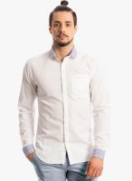 Specimen White Solid Slim Fit Casual Shirt