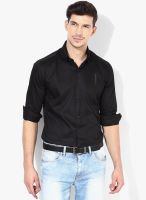 The Design Factory Black Solid Slim Fit Casual Shirt