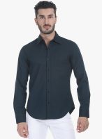 Zobello Navy Blue Solid Slim Fit Casual Shirt