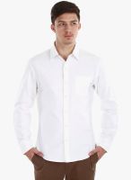Zobello White Solid Slim Fit Casual Shirt