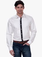 Alley Men White Solid Slim Fit Casual Shirt