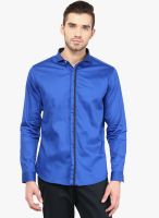 Invern by Monteil Blue Solid Slim Fit Casual Shirt