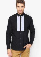 See Designs Black Solid Slim Fit Casual Shirt