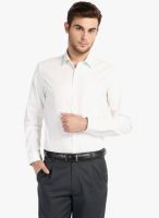 Black Coffee Off White Solid Slim Fit Formal Shirt