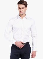 Black Coffee White Solid Slim Fit Formal Shirt