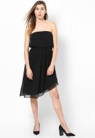 Vero Moda Black Colored Solid Skater Dress