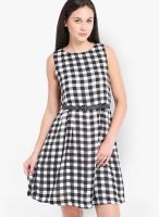 Tokyo Talkies White Colored Checked Shift Dress