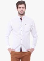 Jogur White Solid Slim Fit Casual Shirt