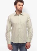 Urban Nomad Solid Green Casual Shirt