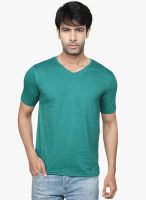 Difference of Opinion Green Solid V Neck T-Shirt